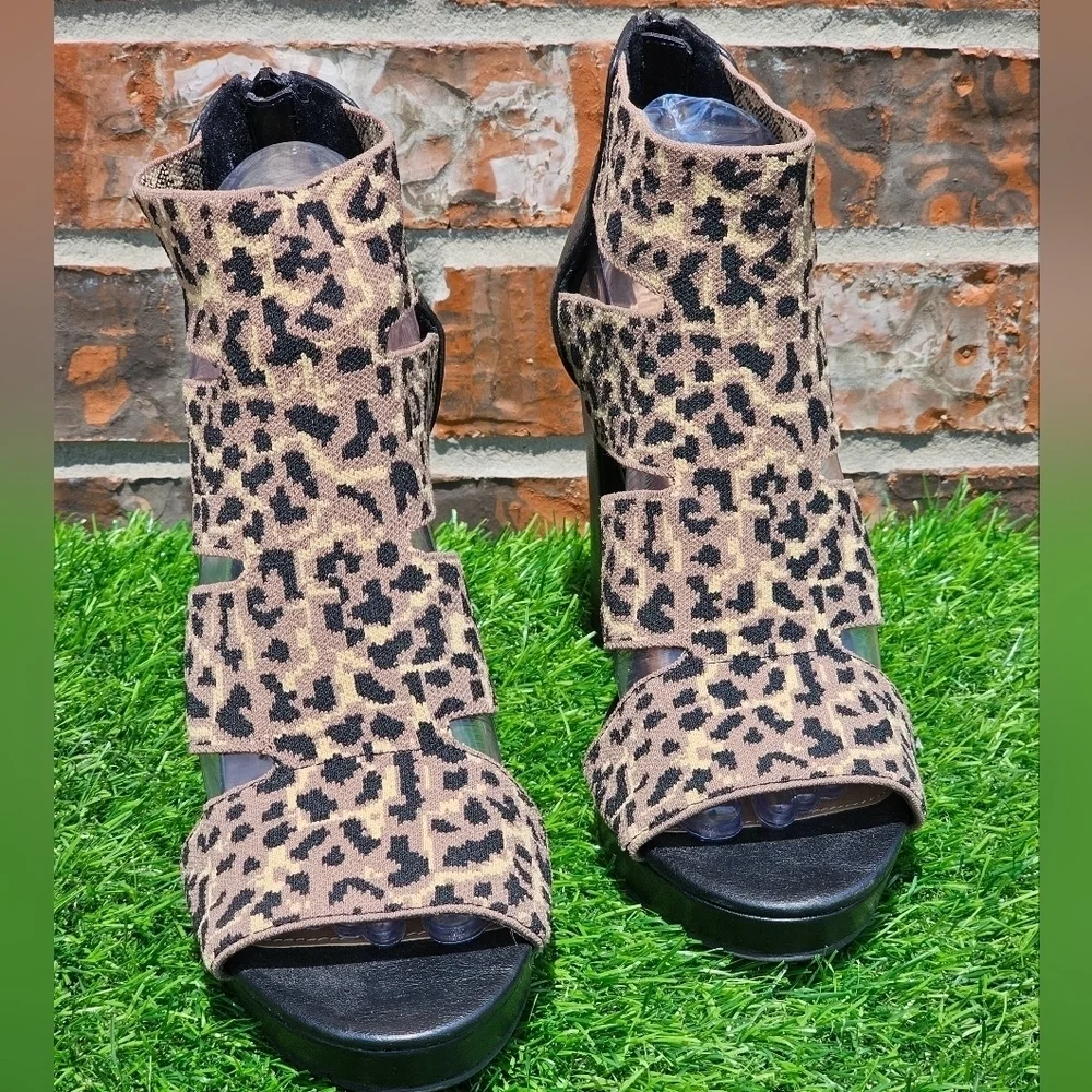 Report Women’s Size 8.5 Black, Animal Print, Open Toe Platform Heels